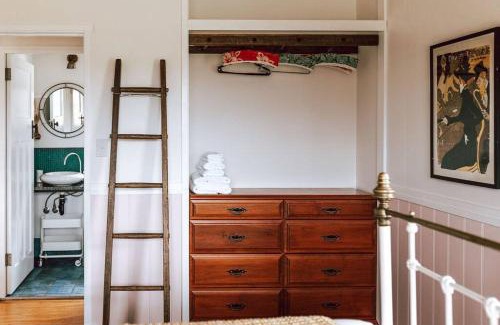 Binalong Bay Haus | s u n s e t s h a c k Binalong