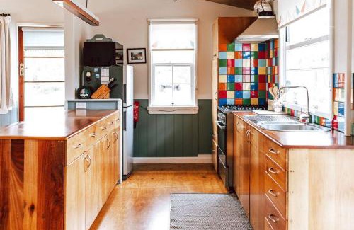 Binalong Bay Haus | s u n s e t s h a c k Binalong