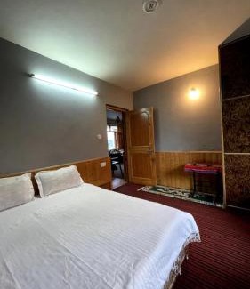 Jagatsukh Haus | S.verma homestay