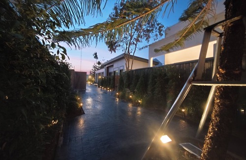 Warin Chamrap Villa | S'Villa