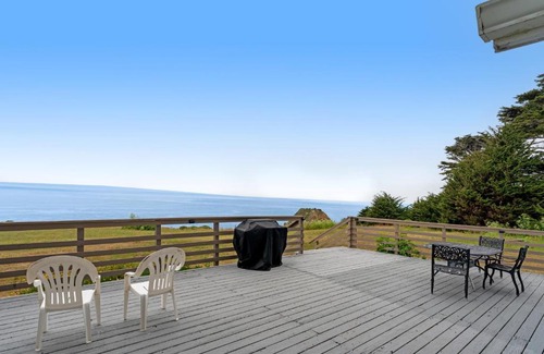 Elk Haus | Saddle Point Ocean View Cottage