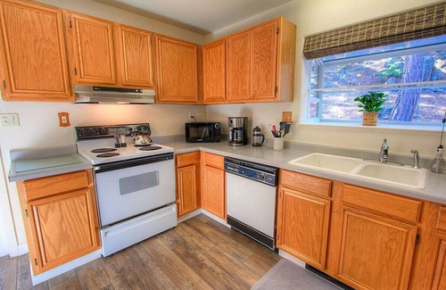 Lincoln Park Haus | Sadie's Hustle | Walk to Beach-Pool Table | NVH0823