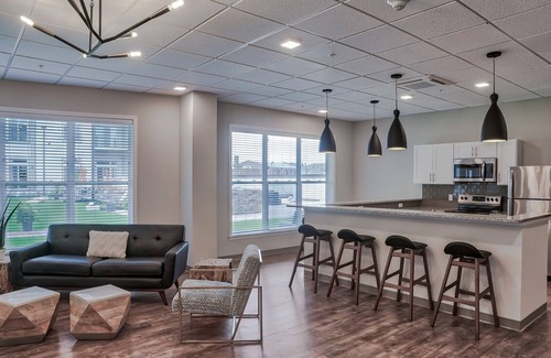 Schenectady Wohnung | Safe and Secure Downtown location! Close to Proctors and Jay Street Market!