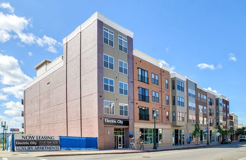 Schenectady Wohnung | Safe and Secure Downtown location! Close to Proctors and Jay Street Market!