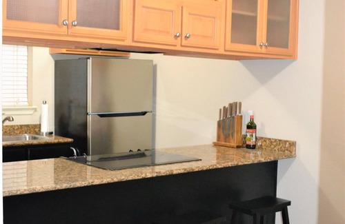 Metairie Eigentumswohnung | SAFE & CENTRALLY LOCATED 3Bed/1.5Ba 9 mins to Hospitals/French Quarter/Superdome