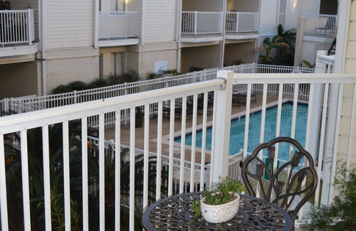 Metairie Eigentumswohnung | SAFE & CENTRALLY LOCATED 3Bed/1.5Ba 9 mins to Hospitals/French Quarter/Superdome