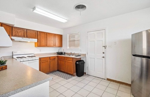 Jefferson Haus | Safe NOLA-steps to Ochsner hospital!