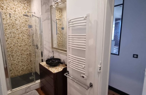Neuilly-sur-Seine Wohnung | Safest Area in Paris ❤ Elegant Haussmannien close to Le Marais, Metro Line 1