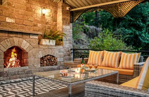 Kasauli Haus | SaffronStays The Row House