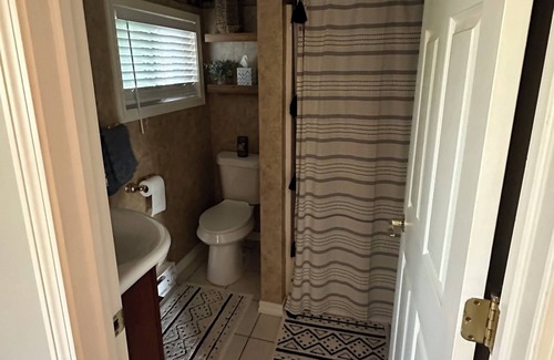 Hale Hütte | Sage Lake Hideaway!! 2 cottages on 2.5 acres! Stunning views and privacy!