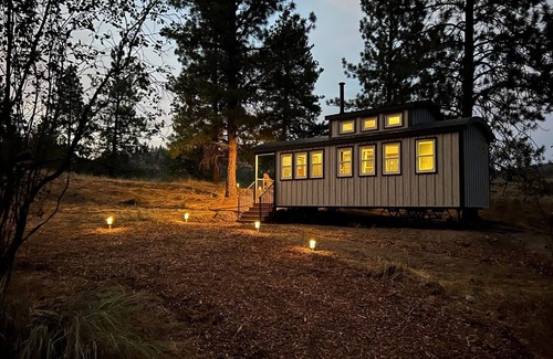 Okanagan-Similkameen Kabine | Sagebrush Caboose