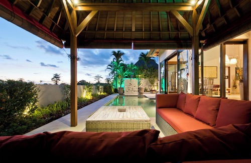 Tegal Mengkeb Villa | Sahaja 6 Private Villa in Real Bali, umgeben von Reisfeldern