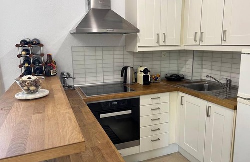 Neoi Epivates Haus | Salty Breeze #Hosted by DoorMat