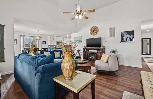 Captain's Cove Haus | Salty Sea Lyons Landing - Pet friendly!