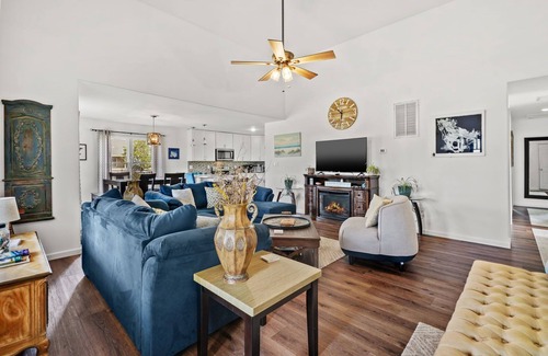 Captain's Cove Haus | Salty Sea Lyons Landing - Pet friendly!