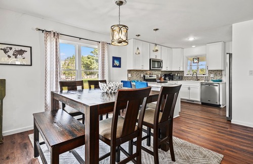 Captain's Cove Haus | Salty Sea Lyons Landing - Pet friendly!