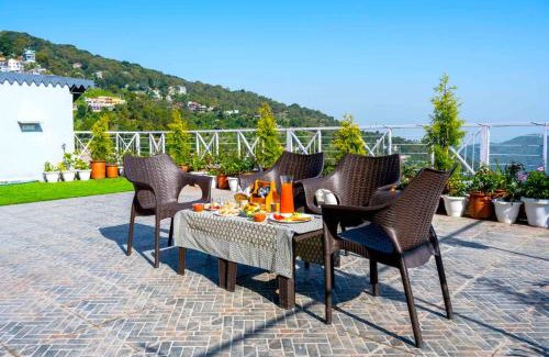 Kasauli Villa | Samprati 3BR Villa with Balconies, Homecook & Pet Stay