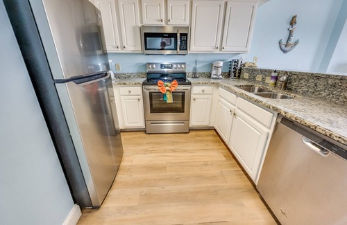 Myrtle Beach Eigentumswohnung | Sand Dunes Resort on 8th Floor, Pools, Views, 3BR!