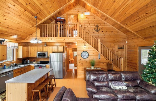 Wisconsin Dells Kabine | Sand Rock Lodge, Fire Pit, 3bd, 2bth sleeps 10