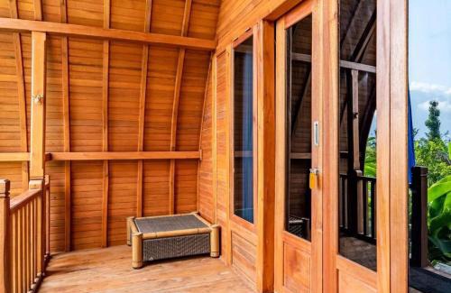 Kintamani Bed & Breakfast | Sandan Agsro Resort Bungalow Kamar Kayu