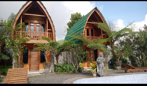 Kintamani Bed & Breakfast | Sandan Agsro Resort Bungalow Kamar Kayu