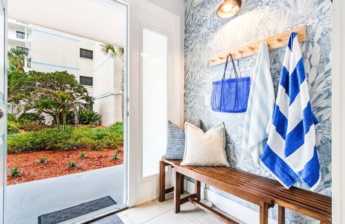 Cocoa Beach Eigentumswohnung | Sandcastles by Happy Palm Stays