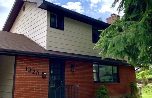 Coeur d'Alene Haus | Sanders Beach Home - Walk to Downtown Restaurants, Shopping and Activities