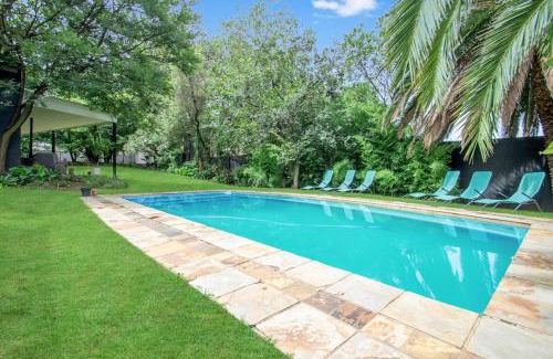Greater Johannesburg Metropolitan Area Haus | Sandton Guesthouse 5 Bedrooms 6 Beds Pool Tennis Court Free WIFI