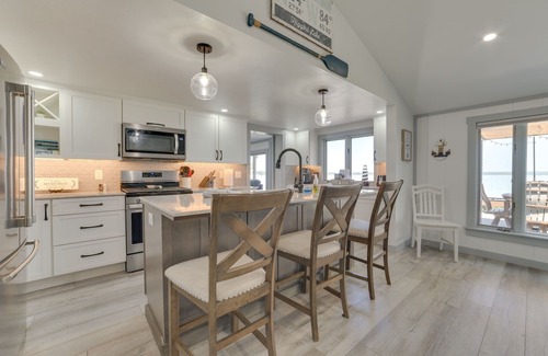 Higgins Lake Haus | Sandy Bottoms....Higgins Lake 3 bedroom + Detached Bunkhouse