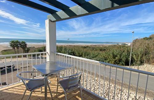 Conil de la Frontera City Center Wohnung | Santa Barbara B Beach front with terrace, sea view in and garage in Conil