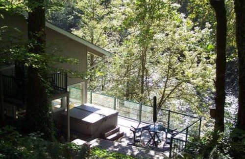 Lyons Haus | "Santiam RiverHaus" "Ein privates Riverfront Ferienhaus in der Nähe von Salem Oregon"