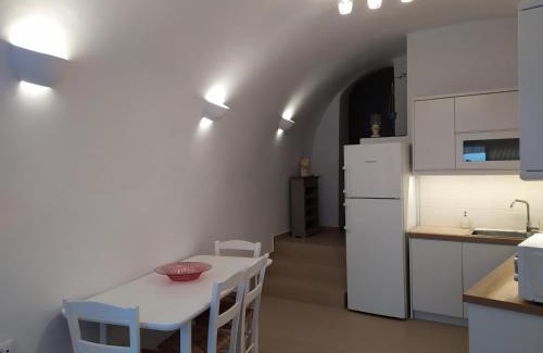 Exo Gonia Haus | Santorini Cave Suite