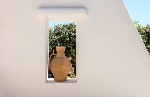 Vourvoulos Wohnung | Santorini Suite with Jacuzzi 3 by Delfus