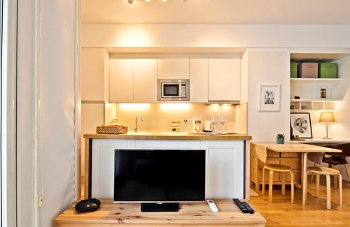 Misericordia Wohnung | Santos 1 - São Bento STUDIO - This brand new, recently decorated studio in the heart of the city is