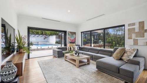 Korora Haus | Sapphire Del Mar - Pool Sauna Gym Spa
