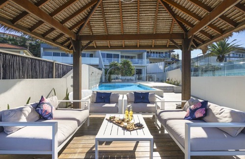 Sapphire Beach Haus | Sapphire Sands Beach House, Absolute Beachfront, P
