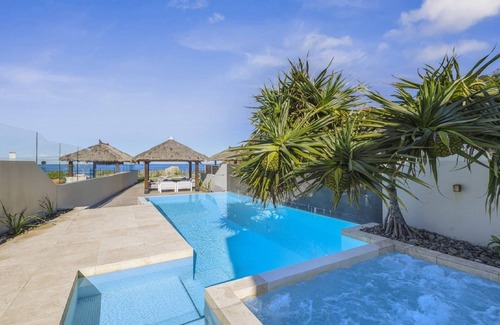 Sapphire Beach Haus | Sapphire Sands Beach House, Absolute Beachfront, P