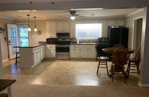 Sardis Haus | Sardis Lakefront Cabin