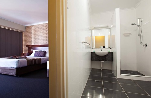 Sarina Hotel | Sarina Motor Inn