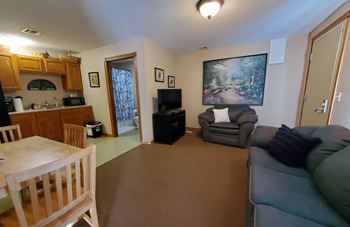 Garfield Haus | Sassafras Inn/Unit C --- Close to Marina & Boat Launch; 30 min to Eureka Springs