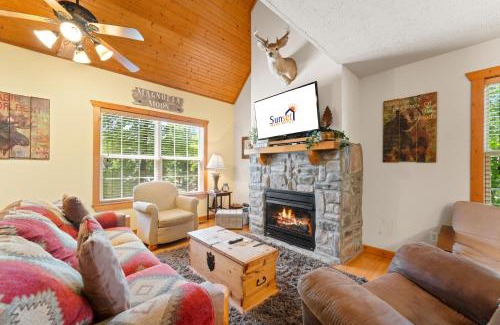 Reeds Spring Haus | SBL103A -Magnolia Moon cabin
