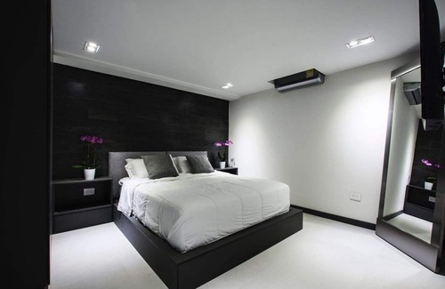 Lalinde Haus | Scarlet house with 8 bedrooms in Lleras park