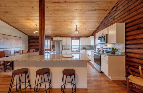 Blacksburg Haus | This house is a 2 bedroom(s), 3 bathrooms, located in Blacksburg, VA.