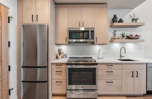 Tamarack Resort Wohnung | Scenic Condo with views|Fireplace & Balcony