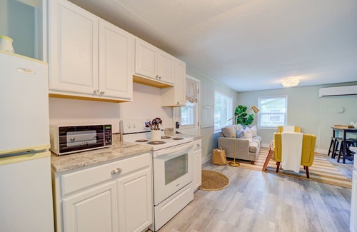 Muskegon Hotel | Scenic Drive Resort by DreamStay