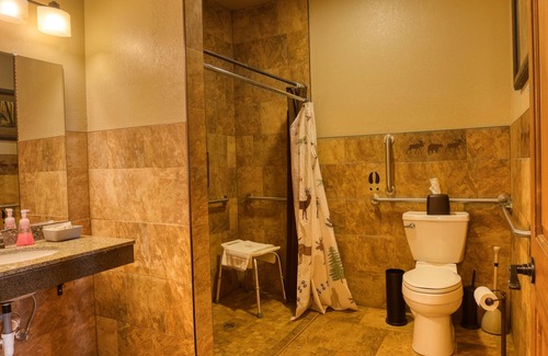 Yankton Kabine | Scenic Lodge- Lewis and Clark Resort