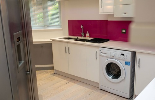 Coalbrookdale Haus | School Path Ironbridge Home with Roof Terrace