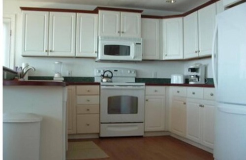 Scituate Haus | SCITUATE Beach Front huge 4 bedroom 2 bath. Amazing views sleeps 13. NEW!!