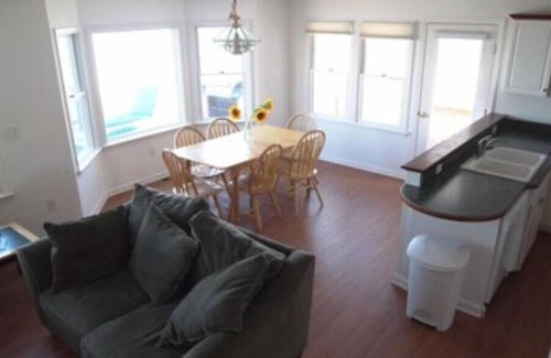 Scituate Haus | SCITUATE Beach Front huge 4 bedroom 2 bath. Amazing views sleeps 13. NEW!!