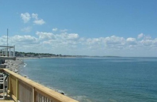Scituate Haus | SCITUATE Beach Front huge 4 bedroom 2 bath. Amazing views sleeps 13. NEW!!